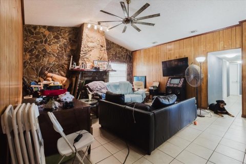 House in Wimauma, Florida 4 bedrooms, 225.75 sq.m. № 1806949 - photo 13