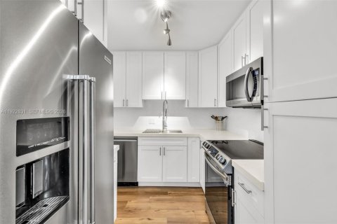 Copropriété à vendre à Coral Gables, Floride: 1 chambre, 56.21 m2 № 2041907 - photo 8