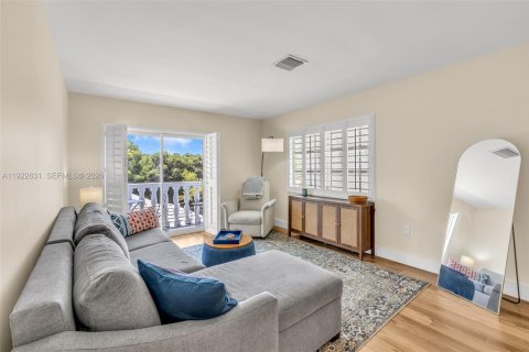Copropriété à vendre à Coral Gables, Floride: 1 chambre, 56.21 m2 № 2041907 - photo 3