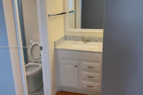 Condo in Boca Raton, Florida, 2 bedrooms  № 2003835 - photo 9