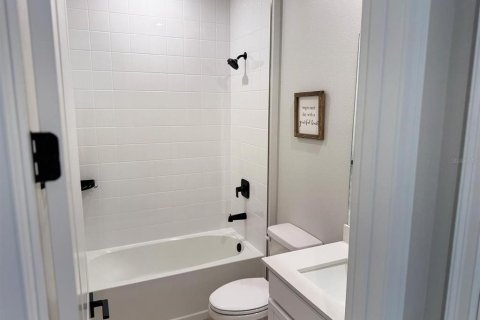 House in Wesley Chapel, Florida 3 bedrooms, 158.03 sq.m. № 2167413 - photo 9