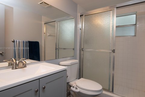 Condo in Hollywood, Florida, 2 bedrooms  № 1463306 - photo 17