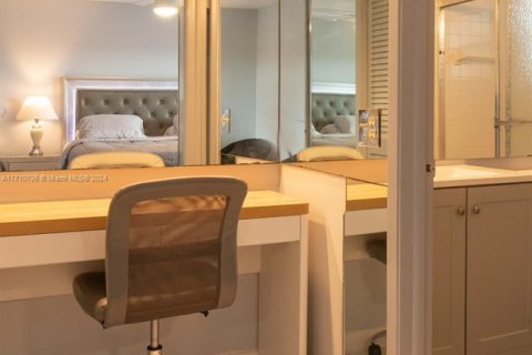 Condo in Hollywood, Florida, 2 bedrooms  № 1463306 - photo 19