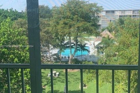 Condo in Hollywood, Florida, 2 bedrooms  № 1463306 - photo 2