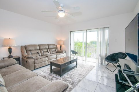 Condo in Hollywood, Florida, 2 bedrooms  № 1463306 - photo 1