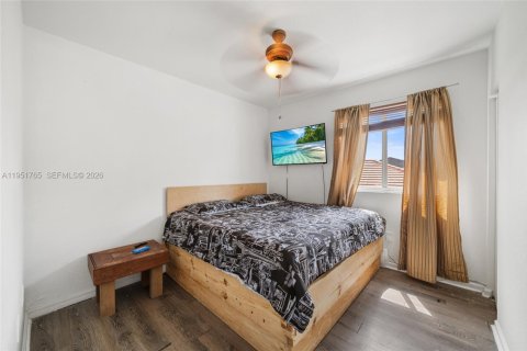 House in Homestead, Florida 4 bedrooms, 191.19 sq.m. № 2007489 - photo 15