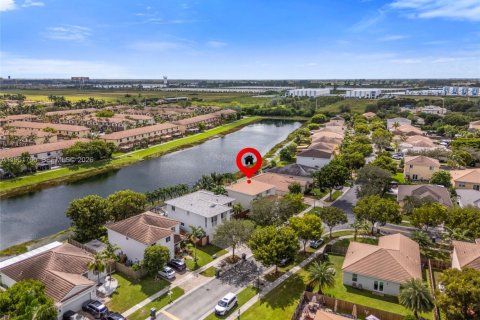 House in Homestead, Florida 4 bedrooms, 191.19 sq.m. № 2007489 - photo 3