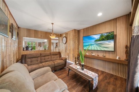 House in Homestead, Florida 4 bedrooms, 191.19 sq.m. № 2007489 - photo 7