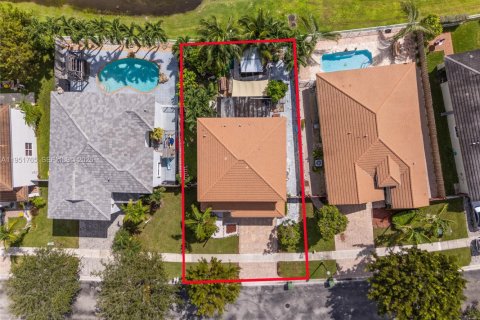 House in Homestead, Florida 4 bedrooms, 191.19 sq.m. № 2007489 - photo 4