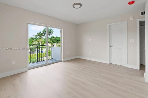 Appartement à louer à Miami, Floride: 2 chambres, 83.61 m2 № 1986205 - photo 4