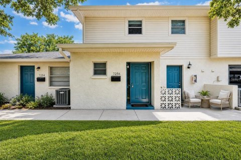 Townhouse in Pinellas Park, Florida 3 bedrooms, 139.35 sq.m. № 2220213 - photo 10