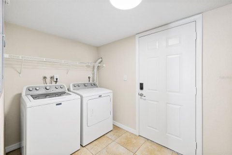 Townhouse in Pinellas Park, Florida 3 bedrooms, 139.35 sq.m. № 2220213 - photo 19