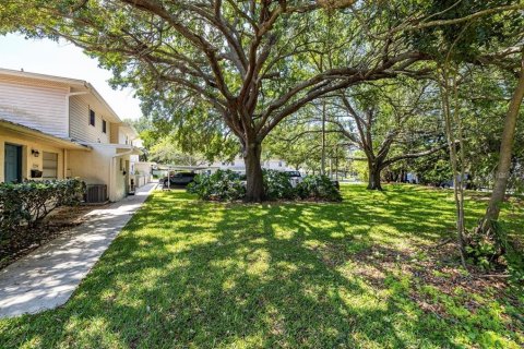 Townhouse in Pinellas Park, Florida 3 bedrooms, 139.35 sq.m. № 2220213 - photo 17