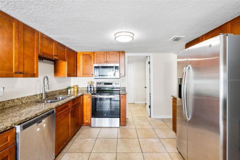 Townhouse in Pinellas Park, Florida 3 bedrooms, 139.35 sq.m. № 2220213 - photo 4