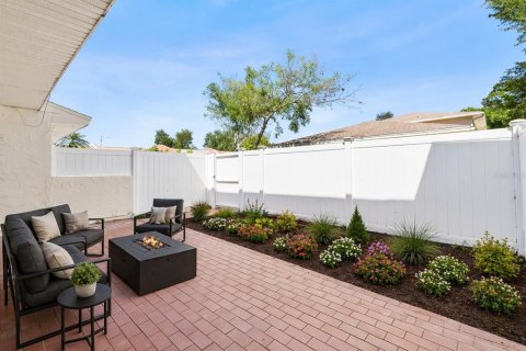 Townhouse in Pinellas Park, Florida 3 bedrooms, 139.35 sq.m. № 2220213 - photo 8