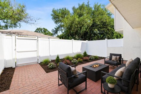 Townhouse in Pinellas Park, Florida 3 bedrooms, 139.35 sq.m. № 2220213 - photo 2
