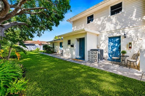 Townhouse in Pinellas Park, Florida 3 bedrooms, 139.35 sq.m. № 2220213 - photo 25