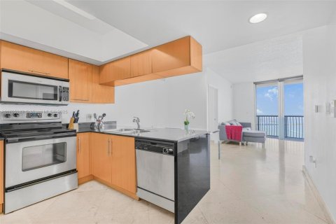 Condo in Miami, Florida, 2 bedrooms  № 1861566 - photo 4