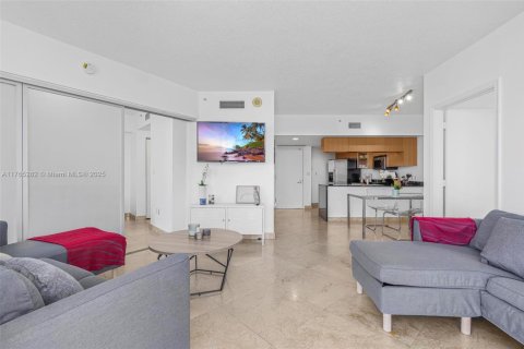 Condo in Miami, Florida, 2 bedrooms  № 1861566 - photo 13