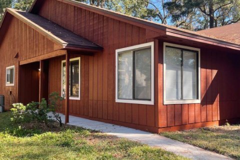 Villa ou maison à louer à Orange Park, Floride: 3 chambres, 266.07 m2 № 802278 - photo 1