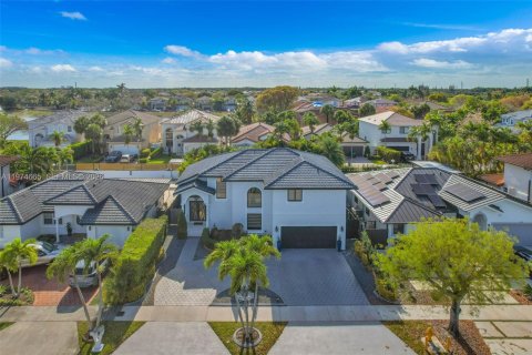 Casa en venta en Miami, Florida, 4 dormitorios, 216.65 m2 № 2038384 - foto 4