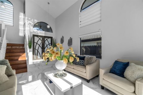 Casa en venta en Miami, Florida, 4 dormitorios, 216.65 m2 № 2038384 - foto 7