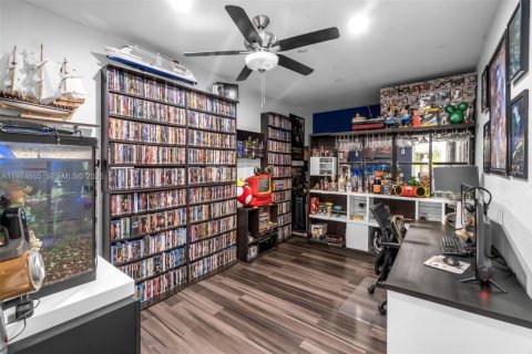 Casa en venta en Miami, Florida, 4 dormitorios, 216.65 m2 № 2038384 - foto 23