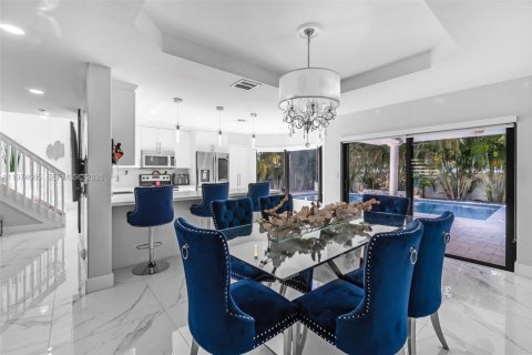 Casa en venta en Miami, Florida, 4 dormitorios, 216.65 m2 № 2038384 - foto 19