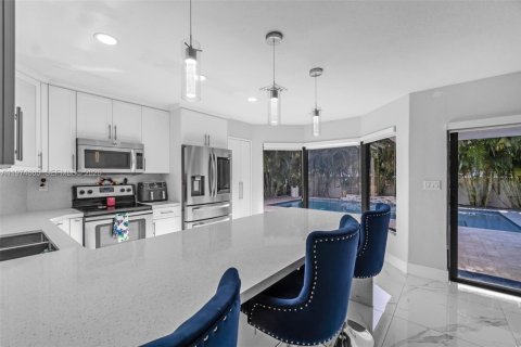 Casa en venta en Miami, Florida, 4 dormitorios, 216.65 m2 № 2038384 - foto 16