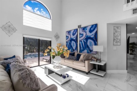 Casa en venta en Miami, Florida, 4 dormitorios, 216.65 m2 № 2038384 - foto 9