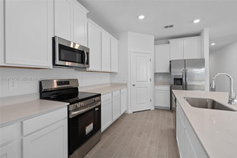 House in Ocala, Florida 4 bedrooms № 2052861 - photo 8