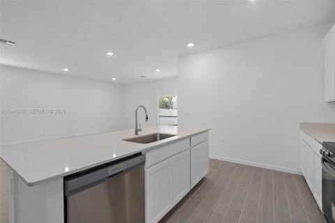 House in Ocala, Florida 4 bedrooms № 2052861 - photo 7