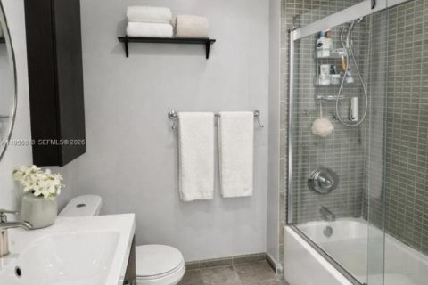 Condominio en alquiler en Miami, Florida, 1 dormitorio, 54.63 m2 № 2011771 - foto 10