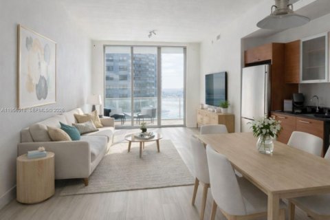 Condominio en alquiler en Miami, Florida, 1 dormitorio, 54.63 m2 № 2011771 - foto 5
