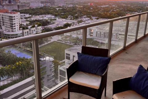 Condominio en alquiler en Miami, Florida, 1 dormitorio, 54.63 m2 № 2011771 - foto 2