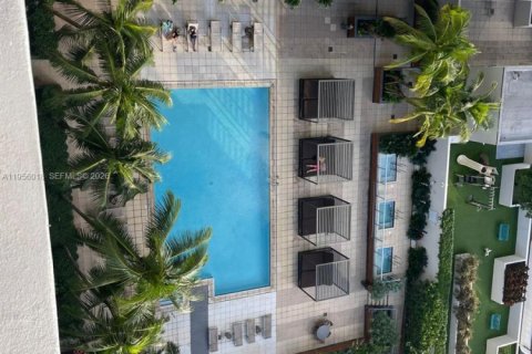 Condominio en alquiler en Miami, Florida, 1 dormitorio, 54.63 m2 № 2011771 - foto 15