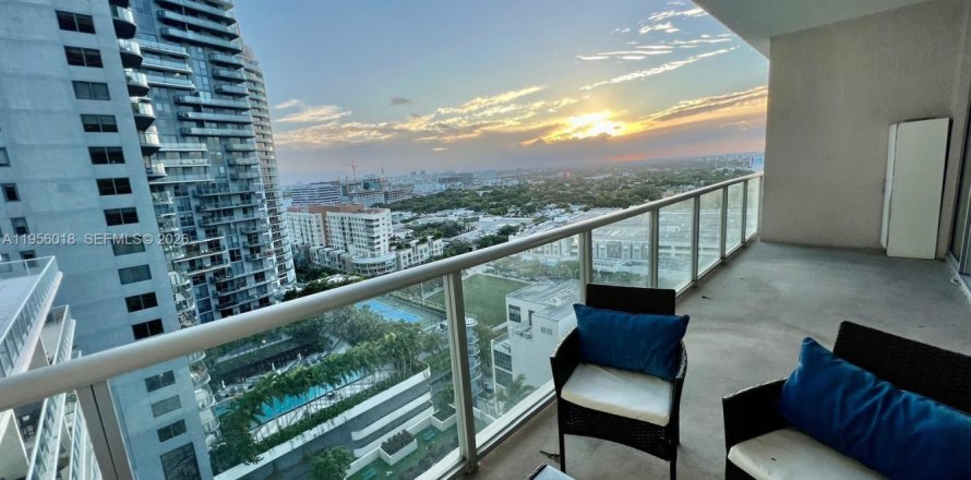 Condominio en Miami, Florida, 1 dormitorio  № 2011771