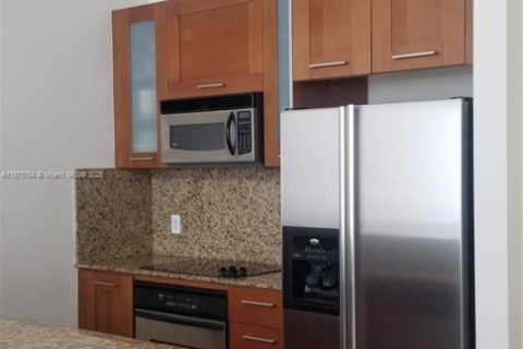 Condo in Miami, Florida, 1 bedroom  № 1930067 - photo 3