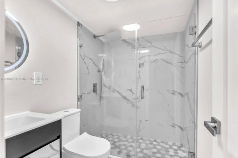 Снять в аренду виллу или дом в Майами, Флорида 1 спальня, № 1957928 - фото 11