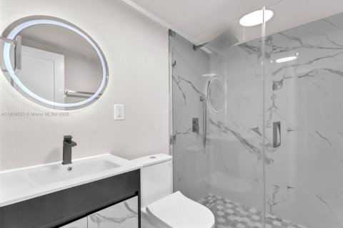 Снять в аренду виллу или дом в Майами, Флорида 1 спальня, № 1957928 - фото 3
