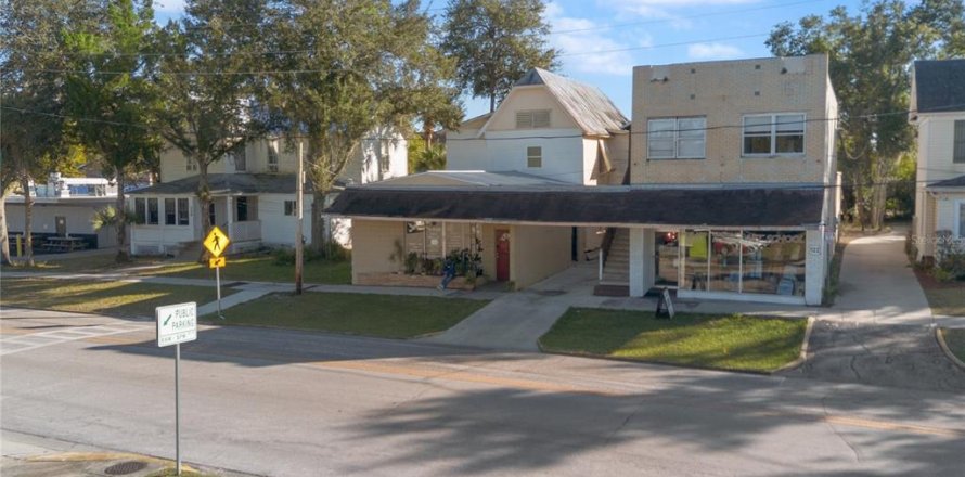 Immobilier commercial à DeLand, Floride 958.94 m2 № 2147913