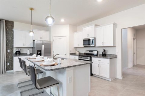 Casa en alquiler en Davenport, Florida, 7 dormitorios, 335.66 m2 № 1870439 - foto 11