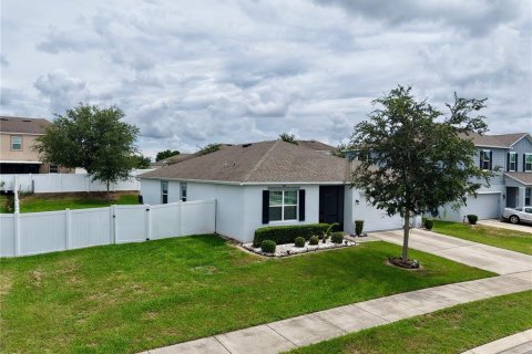 Villa ou maison à louer à Mascotte, Floride: 4 chambres, 174.1 m2 № 2167550 - photo 2