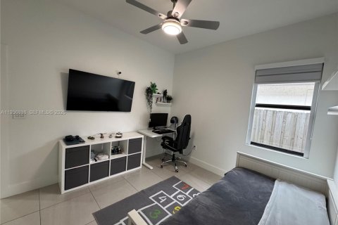 House in Homestead, Florida 3 bedrooms, 156.82 sq.m. № 2011590 - photo 16