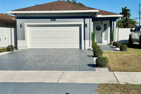 House in Homestead, Florida 3 bedrooms, 156.82 sq.m. № 2011590 - photo 2