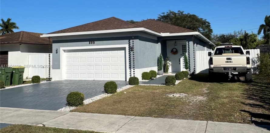 House in Homestead, Florida 3 bedrooms, 156.82 sq.m. № 2011590