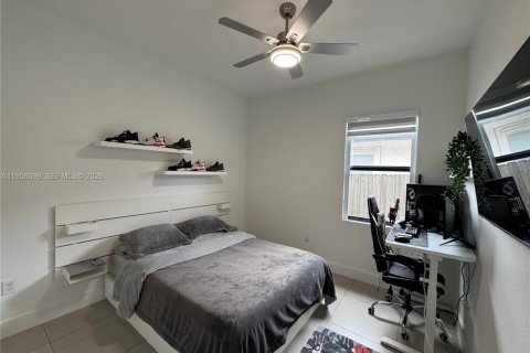 House in Homestead, Florida 3 bedrooms, 156.82 sq.m. № 2011590 - photo 17