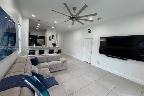 House in Homestead, Florida 3 bedrooms, 156.82 sq.m. № 2011590 - photo 10