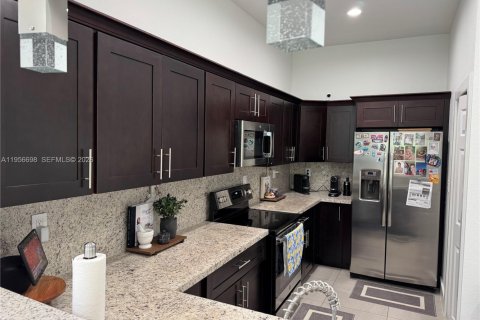 House in Homestead, Florida 3 bedrooms, 156.82 sq.m. № 2011590 - photo 7