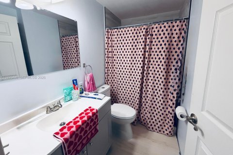 House in Tamarac, Florida 1 bedroom, 51.1 sq.m. № 2063851 - photo 9